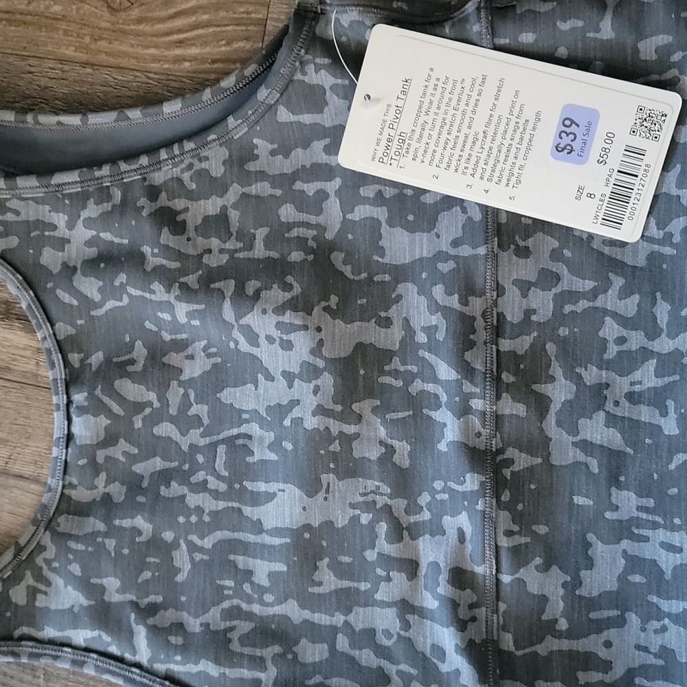 Lululemon Power pivot tank
